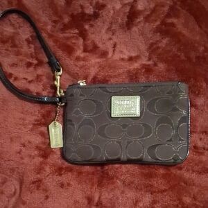 Coach Poppy Wristlet with Gold Hangtag C Details NWOT